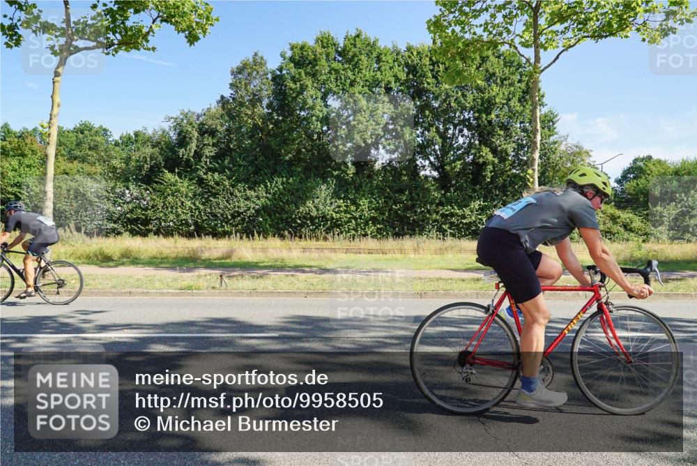 09.08.2026 - GEWOBA Citytriathlon Bremen Michael Burmester http://msf.ph/oto/9958505 09.08.2026 10:51:00 Radfahren 137, 167, 173, 313, 330, 344, 370, 452, 453, 493, 503 meine-sportfotos.de