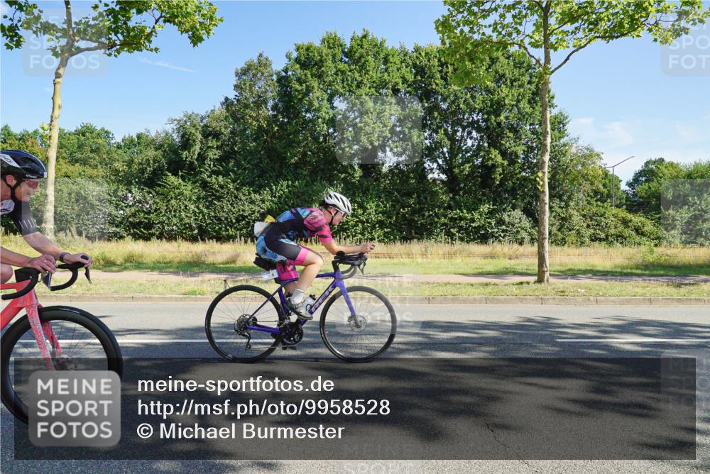 09.08.2026 - GEWOBA Citytriathlon Bremen Michael Burmester http://msf.ph/oto/9958528 09.08.2026 10:51:55 Radfahren 47, 95, 209, 448, 455, 484, 515 meine-sportfotos.de