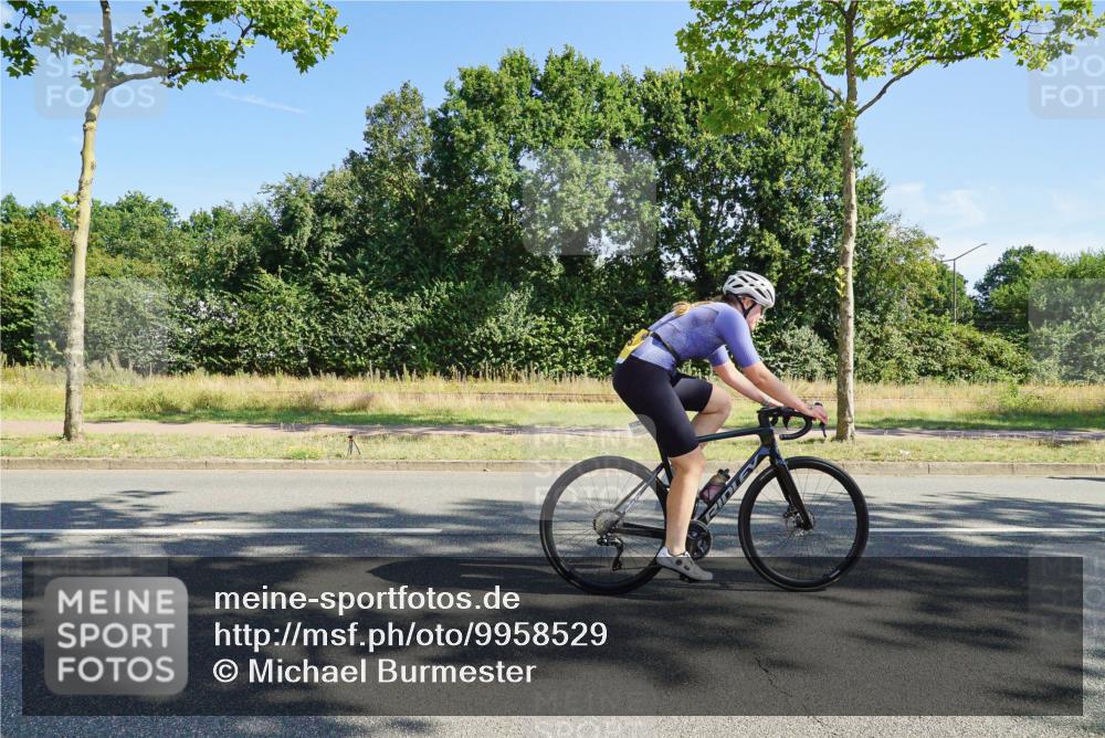 09.08.2026 - GEWOBA Citytriathlon Bremen Michael Burmester http://msf.ph/oto/9958529 09.08.2026 10:51:56 Radfahren 47, 95, 141, 209, 448, 455, 484, 515 meine-sportfotos.de
