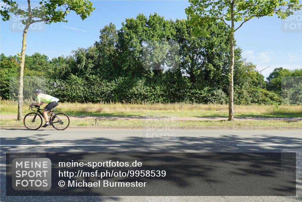 09.08.2026 - GEWOBA Citytriathlon Bremen Michael Burmester http://msf.ph/oto/9958539 09.08.2026 10:52:19 Radfahren 15, 43, 374, 443, 483 meine-sportfotos.de