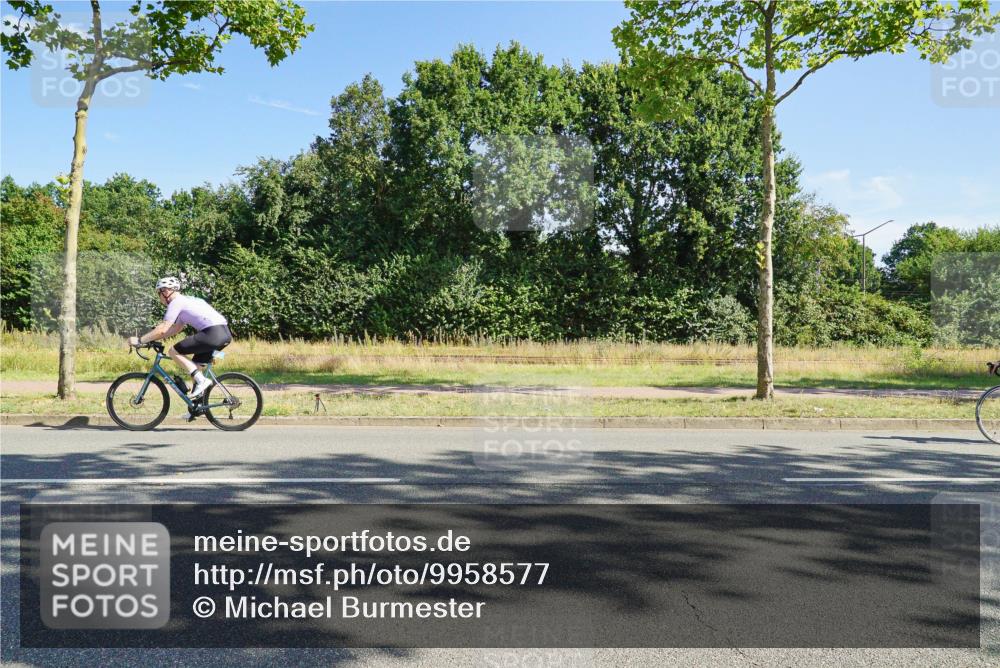 09.08.2026 - GEWOBA Citytriathlon Bremen Michael Burmester http://msf.ph/oto/9958577 09.08.2026 10:53:36 Radfahren 3, 19, 21, 107, 139, 151, 179, 423, 433, 439, 461, 477, 495 meine-sportfotos.de