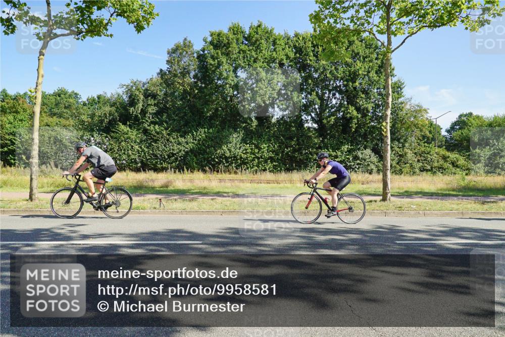 09.08.2026 - GEWOBA Citytriathlon Bremen Michael Burmester http://msf.ph/oto/9958581 09.08.2026 10:53:39 Radfahren 3, 21, 107, 153, 179, 423, 433, 439, 461, 477, 495 meine-sportfotos.de