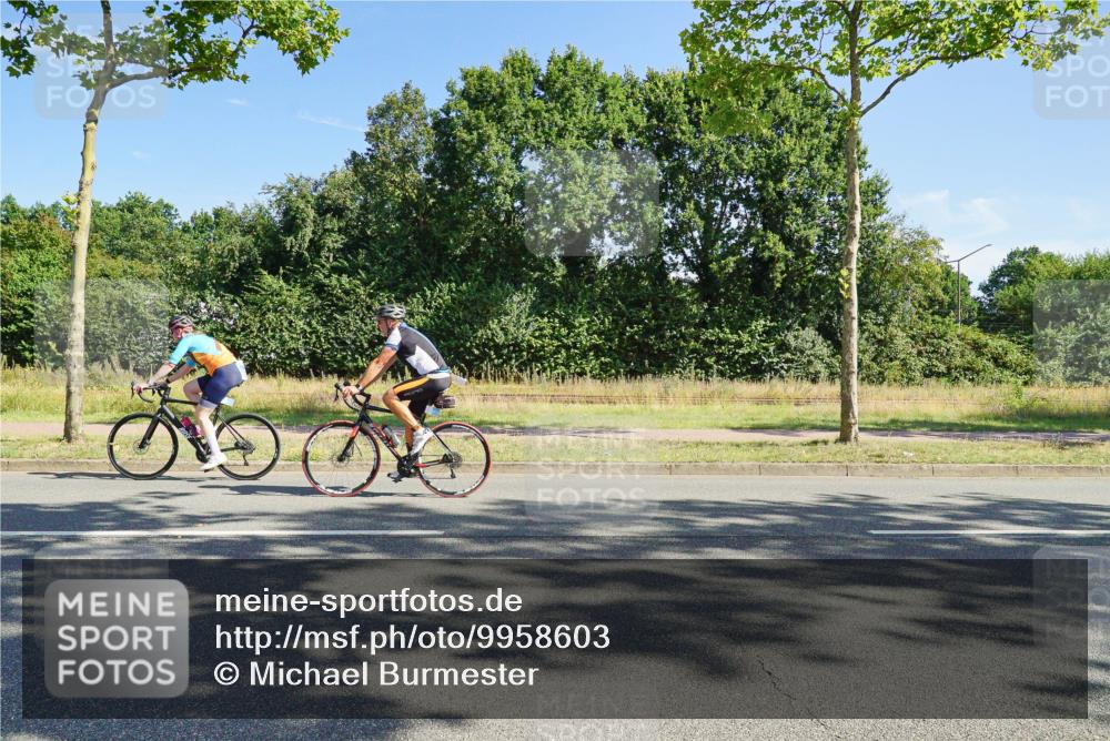 09.08.2026 - GEWOBA Citytriathlon Bremen Michael Burmester http://msf.ph/oto/9958603 09.08.2026 10:54:15 Radfahren 223, 247 meine-sportfotos.de