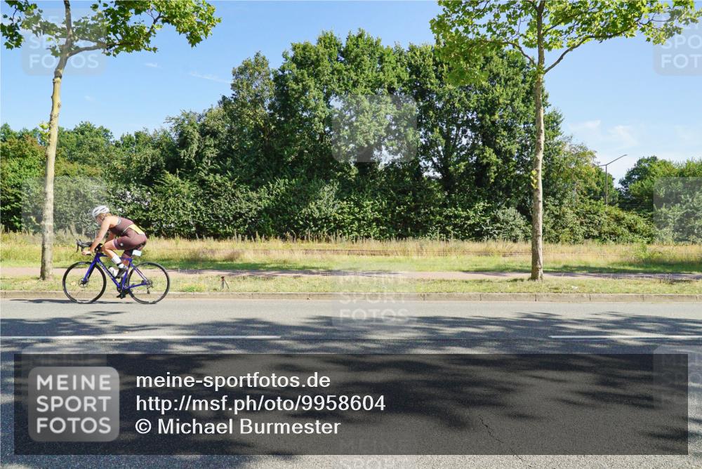 09.08.2026 - GEWOBA Citytriathlon Bremen Michael Burmester http://msf.ph/oto/9958604 09.08.2026 10:54:20 Radfahren 13, 33, 223, 331, 436, 509 meine-sportfotos.de