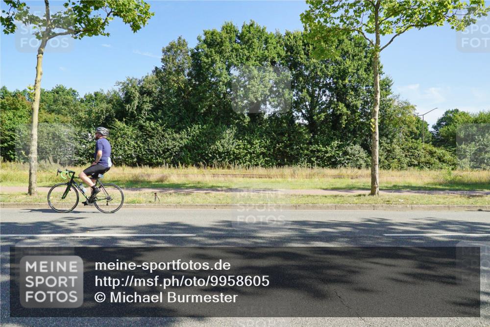 09.08.2026 - GEWOBA Citytriathlon Bremen Michael Burmester http://msf.ph/oto/9958605 09.08.2026 10:54:21 Radfahren 13, 33, 111, 223, 331, 436, 509 meine-sportfotos.de