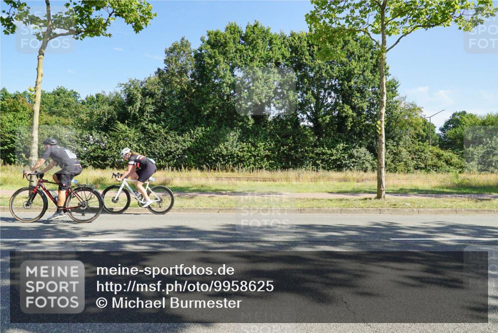 09.08.2026 - GEWOBA Citytriathlon Bremen Michael Burmester http://msf.ph/oto/9958625 09.08.2026 10:55:00 Radfahren 37, 135, 201, 207, 303, 390, 444, 471, 476, 513, 530 meine-sportfotos.de