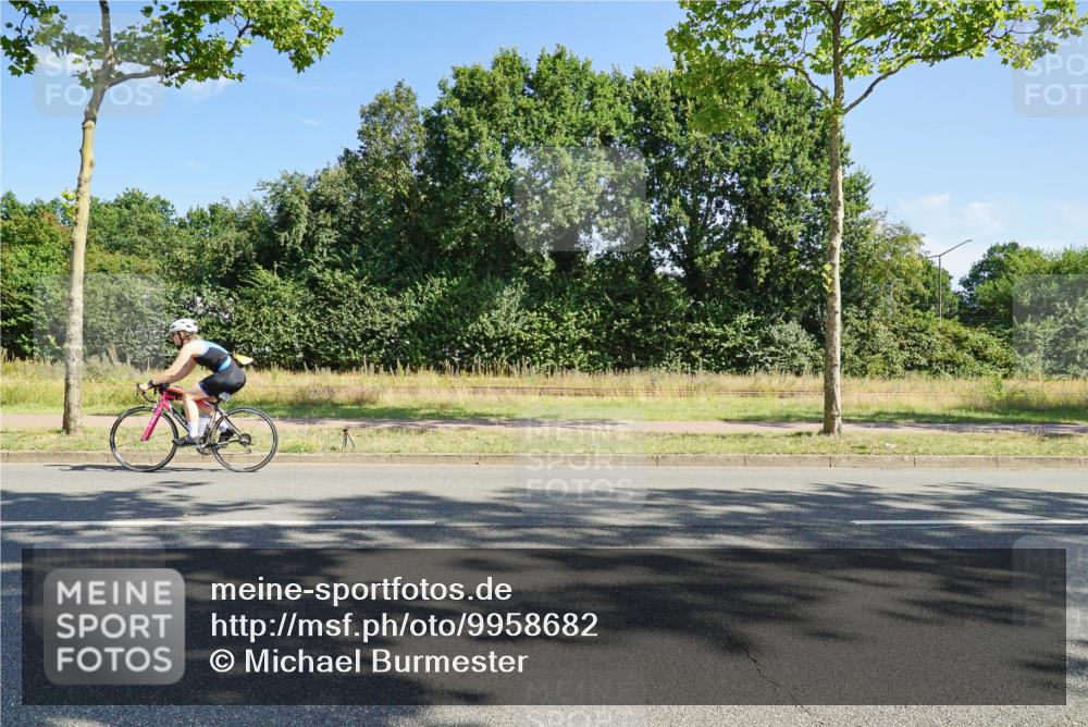 09.08.2026 - GEWOBA Citytriathlon Bremen Michael Burmester http://msf.ph/oto/9958682 09.08.2026 10:56:46 Radfahren 75, 113, 147, 149, 480, 504 meine-sportfotos.de