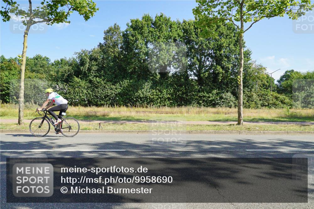 09.08.2026 - GEWOBA Citytriathlon Bremen Michael Burmester http://msf.ph/oto/9958690 09.08.2026 10:57:01 Radfahren 35, 85, 113, 399, 460, 480 meine-sportfotos.de