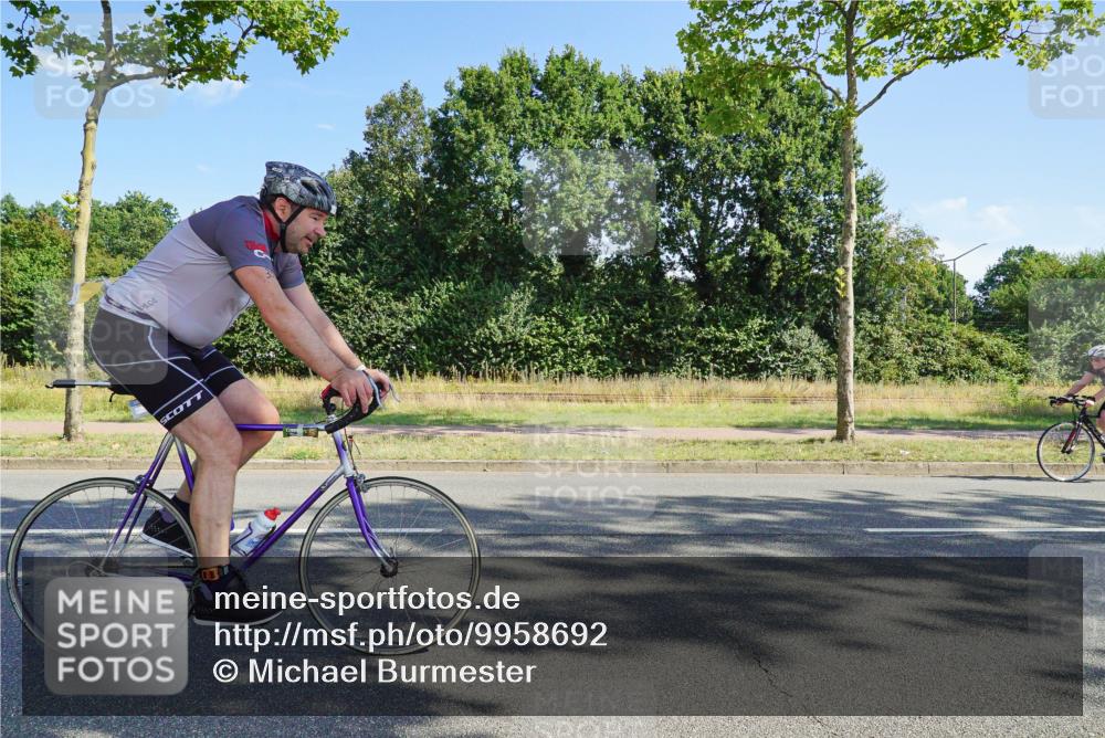 09.08.2026 - GEWOBA Citytriathlon Bremen Michael Burmester http://msf.ph/oto/9958692 09.08.2026 10:57:04 Radfahren 35, 85, 113, 243, 361, 399, 460 meine-sportfotos.de