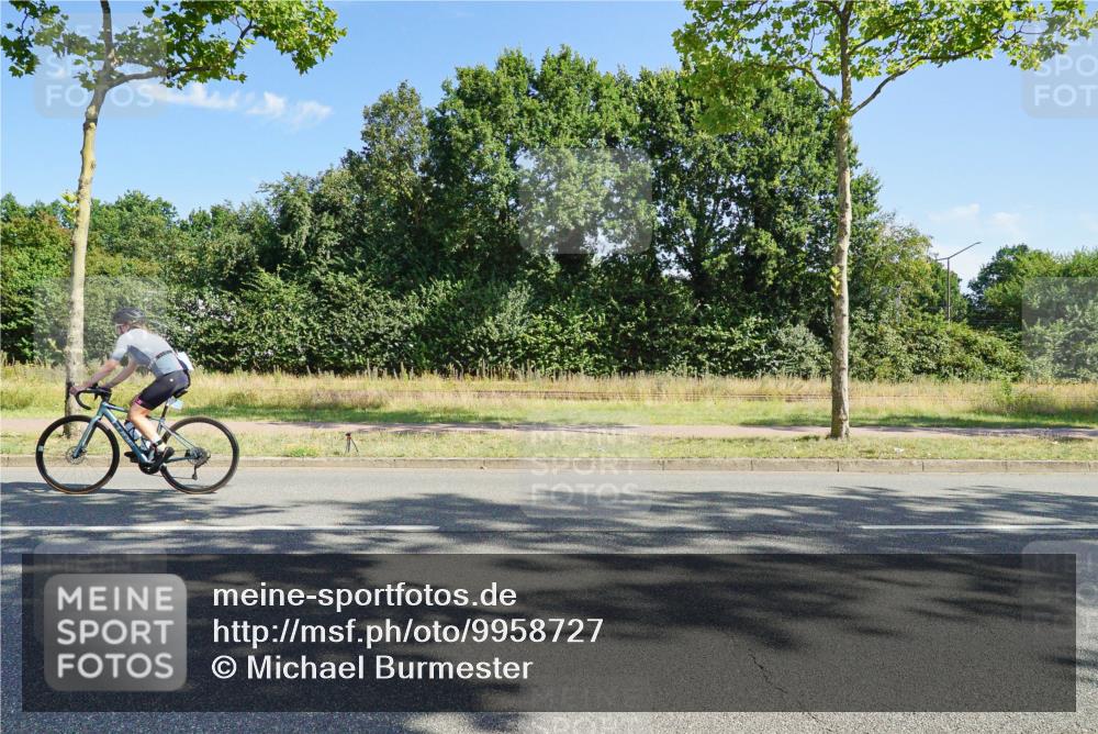 09.08.2026 - GEWOBA Citytriathlon Bremen Michael Burmester http://msf.ph/oto/9958727 09.08.2026 10:59:43 Radfahren  meine-sportfotos.de