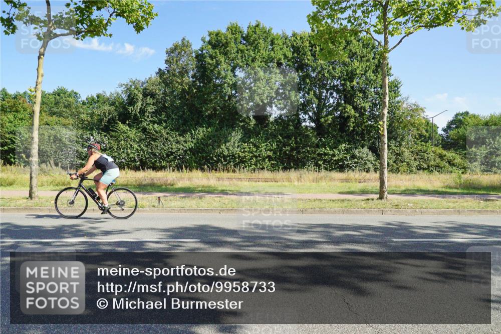 09.08.2026 - GEWOBA Citytriathlon Bremen Michael Burmester http://msf.ph/oto/9958733 09.08.2026 10:59:59 Radfahren 49 meine-sportfotos.de