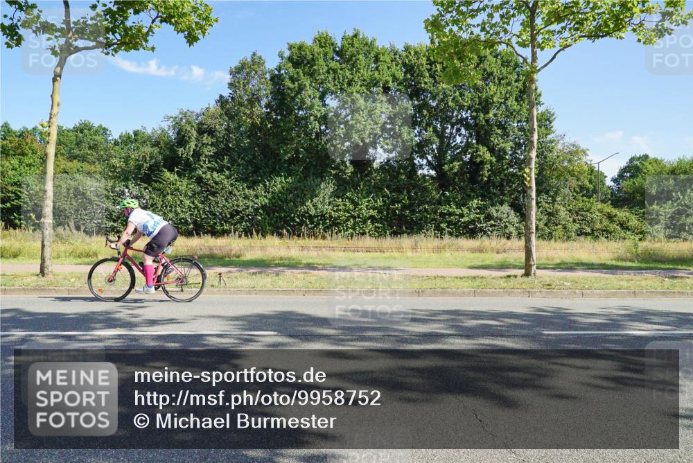 09.08.2026 - GEWOBA Citytriathlon Bremen Michael Burmester http://msf.ph/oto/9958752 09.08.2026 11:00:58 Radfahren 69, 77, 420, 435 meine-sportfotos.de