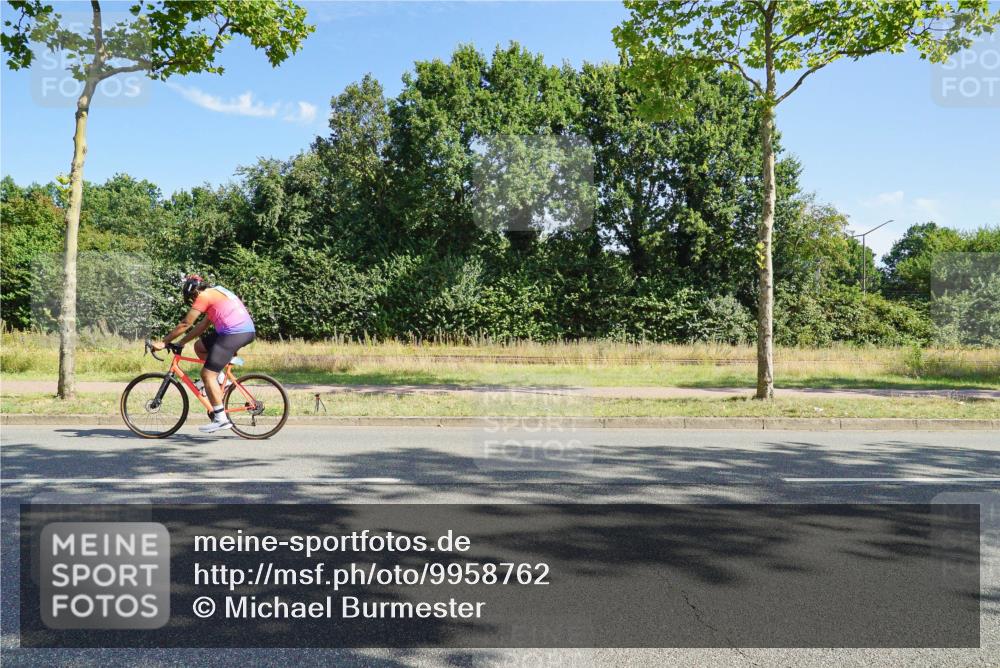 09.08.2026 - GEWOBA Citytriathlon Bremen Michael Burmester http://msf.ph/oto/9958762 09.08.2026 11:01:48 Radfahren 9, 469 meine-sportfotos.de