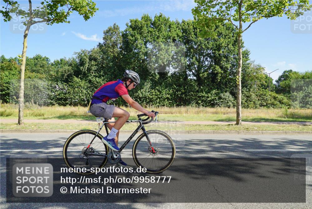 09.08.2026 - GEWOBA Citytriathlon Bremen Michael Burmester http://msf.ph/oto/9958777 09.08.2026 11:03:55 Radfahren 525 meine-sportfotos.de