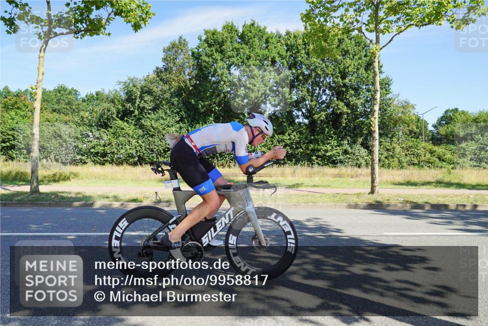 09.08.2026 - GEWOBA Citytriathlon Bremen Michael Burmester http://msf.ph/oto/9958817 09.08.2026 12:03:19 Radfahren 657 meine-sportfotos.de