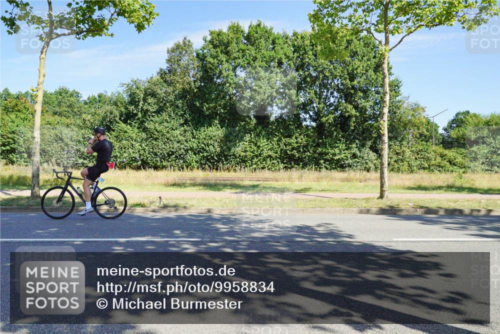 09.08.2026 - GEWOBA Citytriathlon Bremen Michael Burmester http://msf.ph/oto/9958834 09.08.2026 12:04:53 Radfahren 667 meine-sportfotos.de