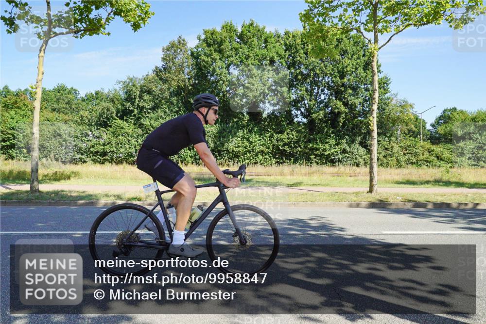 09.08.2026 - GEWOBA Citytriathlon Bremen Michael Burmester http://msf.ph/oto/9958847 09.08.2026 12:05:39 Radfahren 541, 562, 623, 695, 696, 757, 1110 meine-sportfotos.de