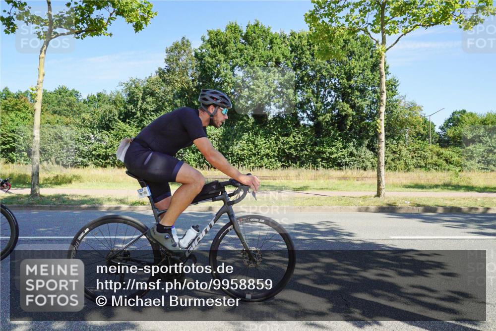 09.08.2026 - GEWOBA Citytriathlon Bremen Michael Burmester http://msf.ph/oto/9958859 09.08.2026 12:06:20 Radfahren 559, 604, 651, 664, 687, 701 meine-sportfotos.de