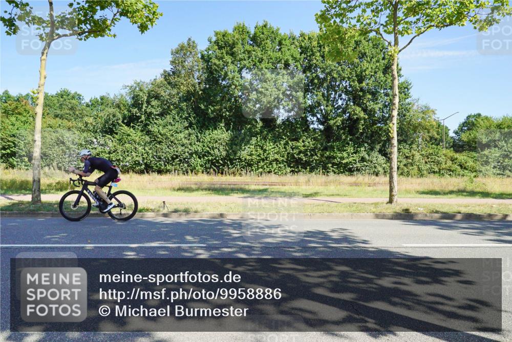 09.08.2026 - GEWOBA Citytriathlon Bremen Michael Burmester http://msf.ph/oto/9958886 09.08.2026 12:07:45 Radfahren 572, 577, 586, 614, 649, 761, 1001 meine-sportfotos.de