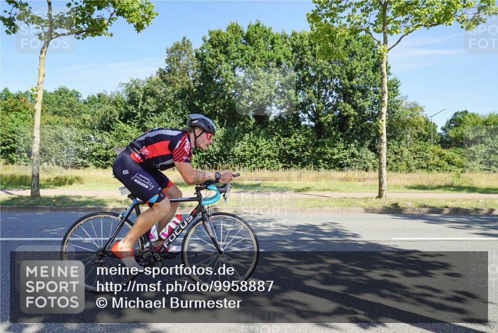 09.08.2026 - GEWOBA Citytriathlon Bremen Michael Burmester http://msf.ph/oto/9958887 09.08.2026 12:07:47 Radfahren 572, 577, 586, 614, 649, 705, 1001 meine-sportfotos.de