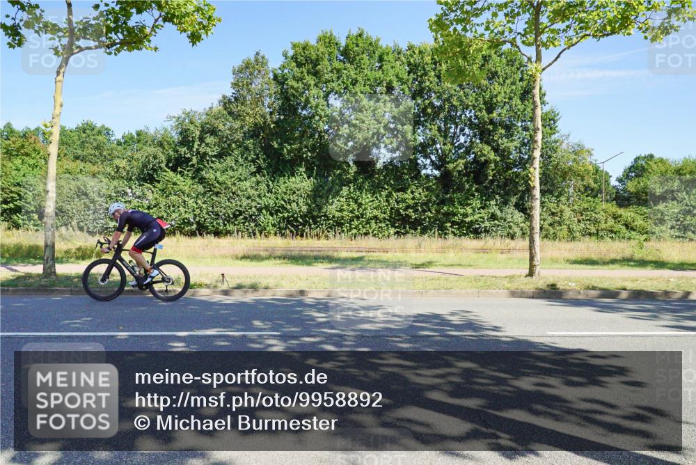 09.08.2026 - GEWOBA Citytriathlon Bremen Michael Burmester http://msf.ph/oto/9958892 09.08.2026 12:07:56 Radfahren 577, 614, 649, 705, 1001 meine-sportfotos.de
