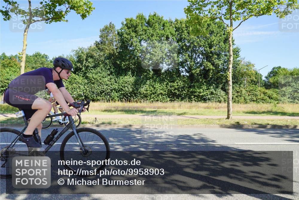 09.08.2026 - GEWOBA Citytriathlon Bremen Michael Burmester http://msf.ph/oto/9958903 09.08.2026 12:08:24 Radfahren 548, 558, 601, 620, 671 meine-sportfotos.de