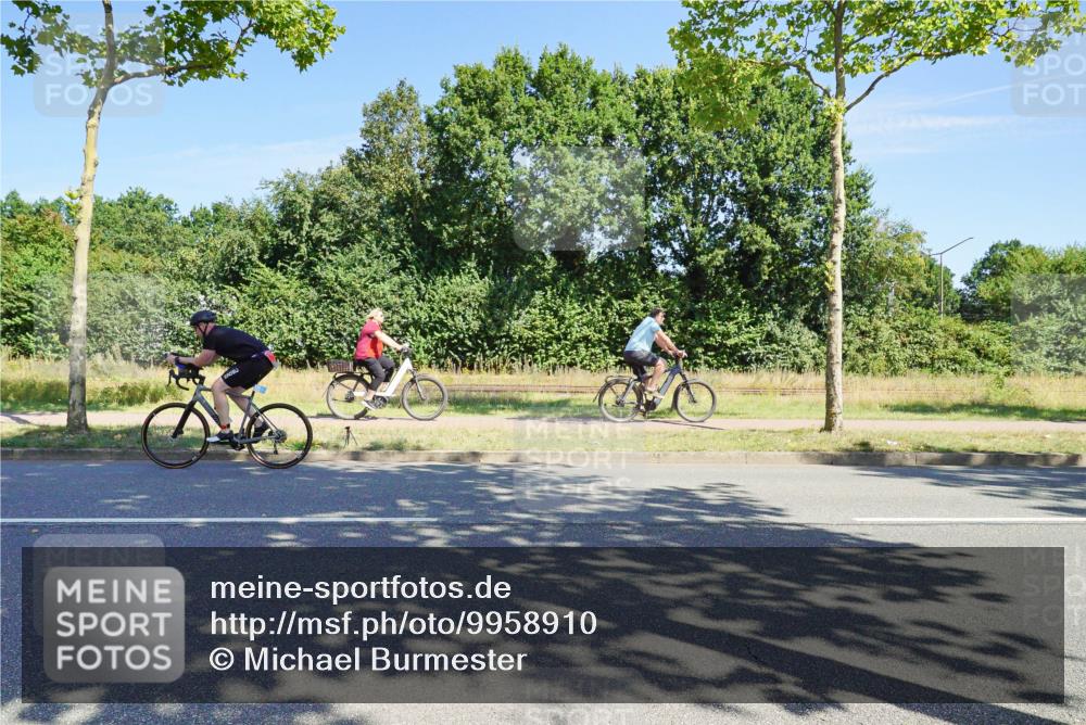 09.08.2026 - GEWOBA Citytriathlon Bremen Michael Burmester http://msf.ph/oto/9958910 09.08.2026 12:08:40 Radfahren 558, 602, 620, 643, 711 meine-sportfotos.de