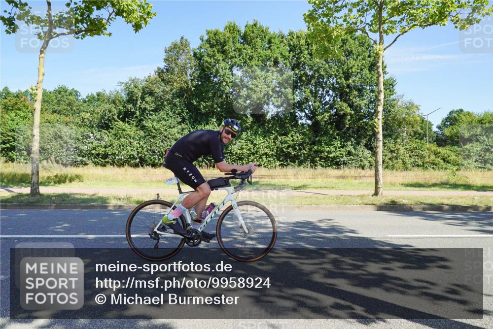 09.08.2026 - GEWOBA Citytriathlon Bremen Michael Burmester http://msf.ph/oto/9958924 09.08.2026 12:09:06 Radfahren 607, 630, 654, 699, 700, 858, 1121 meine-sportfotos.de
