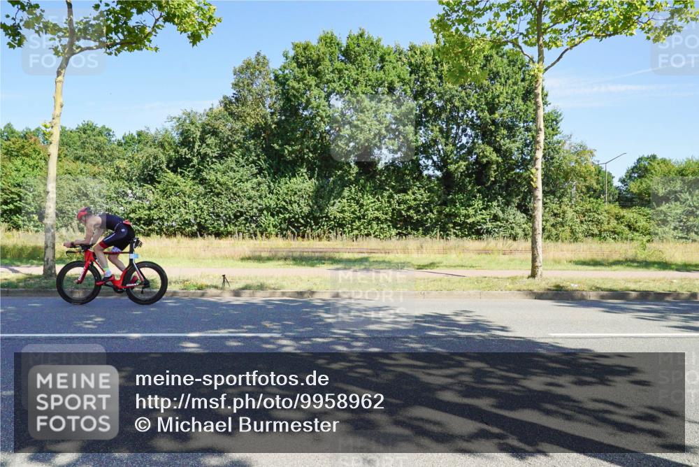 09.08.2026 - GEWOBA Citytriathlon Bremen Michael Burmester http://msf.ph/oto/9958962 09.08.2026 12:10:21 Radfahren 688, 776 meine-sportfotos.de
