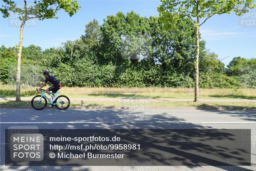 09.08.2026 - GEWOBA Citytriathlon Bremen Michael Burmester http://msf.ph/oto/9958981 09.08.2026 12:10:56 Radfahren 587, 652, 669, 690, 714, 740, 743, 766, 810, 831 meine-sportfotos.de
