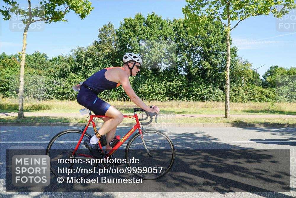 09.08.2026 - GEWOBA Citytriathlon Bremen Michael Burmester http://msf.ph/oto/9959057 09.08.2026 12:12:39 Radfahren 544, 593, 605, 661, 683, 723, 764, 791, 825, 835, 951, 1127, 1131 meine-sportfotos.de