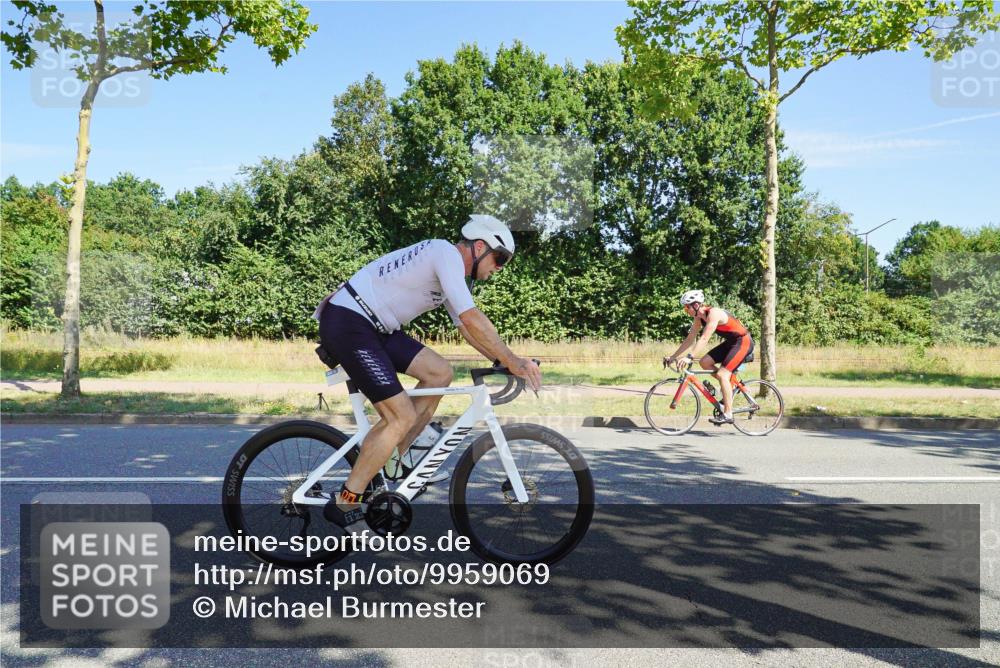 09.08.2026 - GEWOBA Citytriathlon Bremen Michael Burmester http://msf.ph/oto/9959069 09.08.2026 12:12:55 Radfahren 556, 593, 606, 686, 843, 852, 878, 951 meine-sportfotos.de