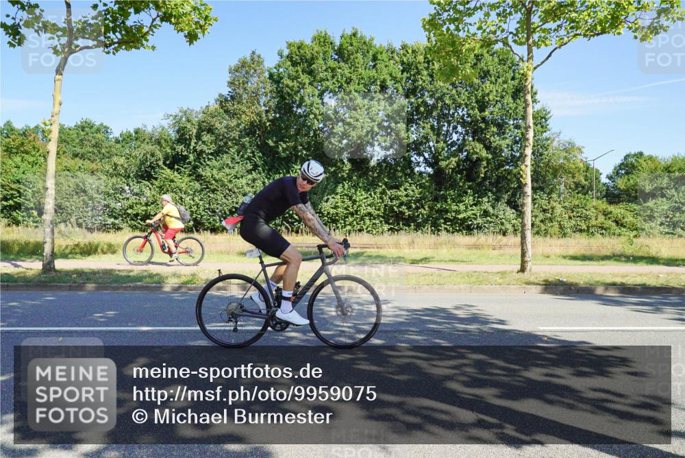 09.08.2026 - GEWOBA Citytriathlon Bremen Michael Burmester http://msf.ph/oto/9959075 09.08.2026 12:13:07 Radfahren 575, 616, 636, 658, 747, 843, 852 meine-sportfotos.de