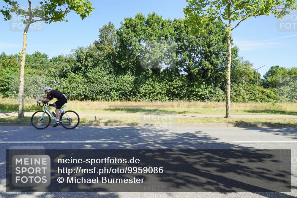 09.08.2026 - GEWOBA Citytriathlon Bremen Michael Burmester http://msf.ph/oto/9959086 09.08.2026 12:13:26 Radfahren 551, 591, 592, 710, 824, 882, 884, 1011, 1116, 1148, 1150 meine-sportfotos.de