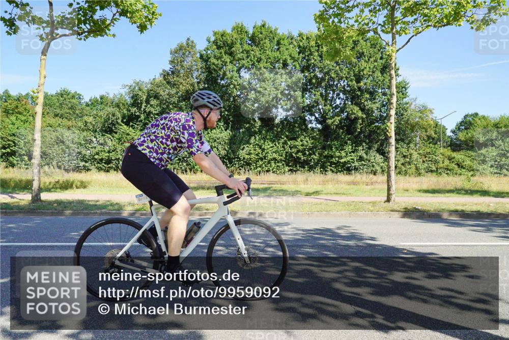 09.08.2026 - GEWOBA Citytriathlon Bremen Michael Burmester http://msf.ph/oto/9959092 09.08.2026 12:13:36 Radfahren 547, 591, 592, 645, 685, 710, 884, 1011, 1116, 1150 meine-sportfotos.de