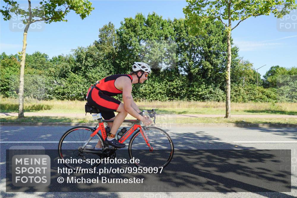 09.08.2026 - GEWOBA Citytriathlon Bremen Michael Burmester http://msf.ph/oto/9959097 09.08.2026 12:13:42 Radfahren 547, 591, 592, 645, 684, 685, 884, 1150 meine-sportfotos.de