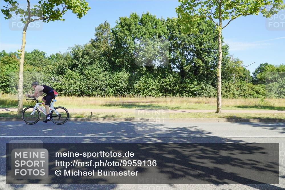 09.08.2026 - GEWOBA Citytriathlon Bremen Michael Burmester http://msf.ph/oto/9959136 09.08.2026 12:14:56 Radfahren 590, 679, 717, 721, 746, 750, 924, 1004, 1015 meine-sportfotos.de