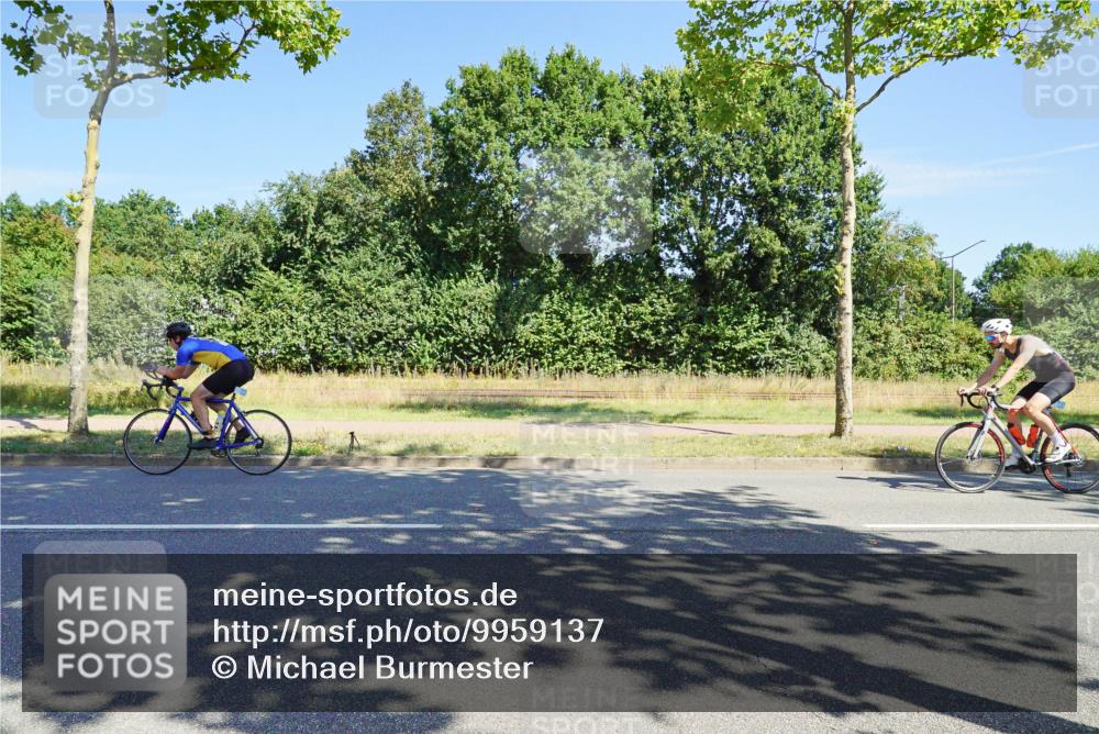 09.08.2026 - GEWOBA Citytriathlon Bremen Michael Burmester http://msf.ph/oto/9959137 09.08.2026 12:14:59 Radfahren 590, 679, 717, 750, 924, 1004, 1015 meine-sportfotos.de