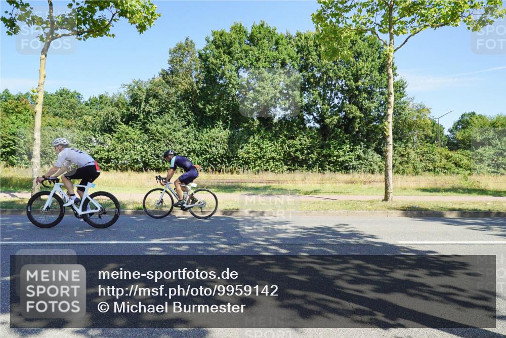 09.08.2026 - GEWOBA Citytriathlon Bremen Michael Burmester http://msf.ph/oto/9959142 09.08.2026 12:15:07 Radfahren 646, 924, 1015, 1128 meine-sportfotos.de