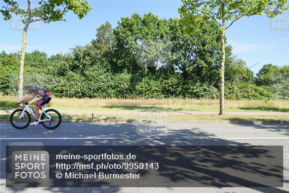 09.08.2026 - GEWOBA Citytriathlon Bremen Michael Burmester http://msf.ph/oto/9959143 09.08.2026 12:15:08 Radfahren 613, 646, 924, 1015, 1128 meine-sportfotos.de