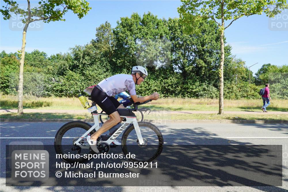 09.08.2026 - GEWOBA Citytriathlon Bremen Michael Burmester http://msf.ph/oto/9959211 09.08.2026 12:16:41 Radfahren 545, 638, 648, 777, 804, 846, 918, 1138 meine-sportfotos.de