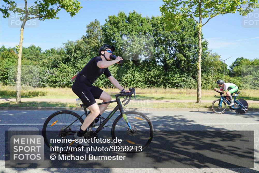 09.08.2026 - GEWOBA Citytriathlon Bremen Michael Burmester http://msf.ph/oto/9959213 09.08.2026 12:16:43 Radfahren 555, 648, 804, 846, 918, 1138 meine-sportfotos.de