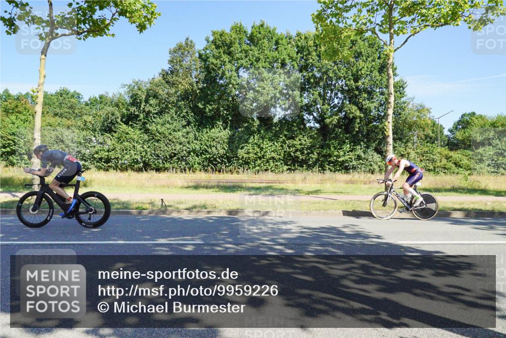 09.08.2026 - GEWOBA Citytriathlon Bremen Michael Burmester http://msf.ph/oto/9959226 09.08.2026 12:17:10 Radfahren 552, 600, 627, 932, 1143, 1158 meine-sportfotos.de