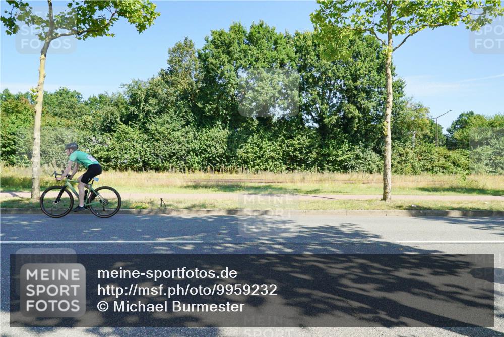 09.08.2026 - GEWOBA Citytriathlon Bremen Michael Burmester http://msf.ph/oto/9959232 09.08.2026 12:17:17 Radfahren 552, 565, 600, 778, 1143, 1158 meine-sportfotos.de