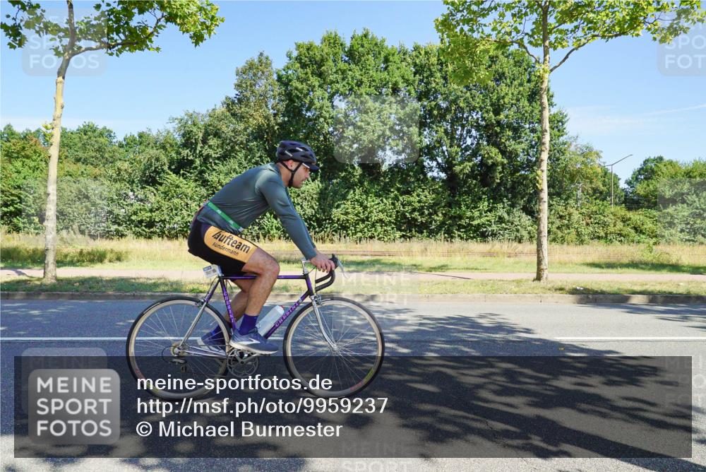 09.08.2026 - GEWOBA Citytriathlon Bremen Michael Burmester http://msf.ph/oto/9959237 09.08.2026 12:17:26 Radfahren 565, 598, 600, 653, 758, 778, 784, 807, 1158 meine-sportfotos.de