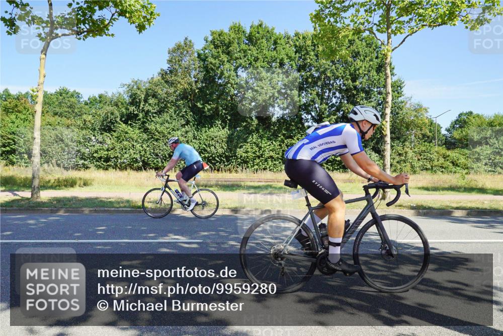 09.08.2026 - GEWOBA Citytriathlon Bremen Michael Burmester http://msf.ph/oto/9959280 09.08.2026 12:18:38 Radfahren 756, 814, 864, 970, 1119 meine-sportfotos.de