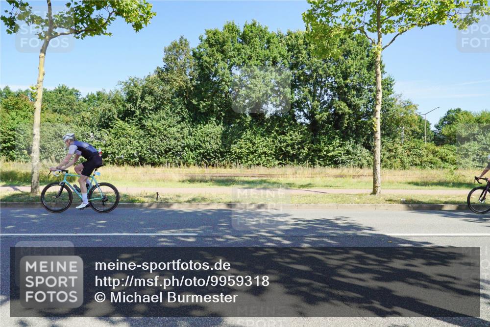 09.08.2026 - GEWOBA Citytriathlon Bremen Michael Burmester http://msf.ph/oto/9959318 09.08.2026 12:19:48 Radfahren 748, 806, 923, 987 meine-sportfotos.de