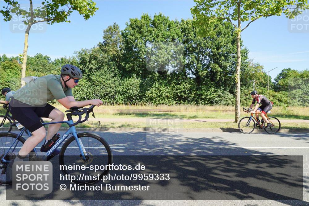 09.08.2026 - GEWOBA Citytriathlon Bremen Michael Burmester http://msf.ph/oto/9959333 09.08.2026 12:20:12 Radfahren 595, 625, 693, 757, 762, 763, 788, 790, 798, 823, 838, 935, 1017, 1113, 1129, 1155 meine-sportfotos.de
