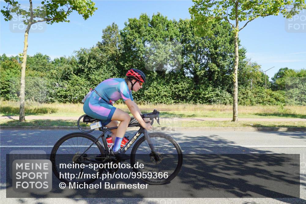 09.08.2026 - GEWOBA Citytriathlon Bremen Michael Burmester http://msf.ph/oto/9959366 09.08.2026 12:21:01 Radfahren 560, 562, 628, 637, 639, 668, 678, 889, 911, 912, 960, 968, 979, 1110 meine-sportfotos.de