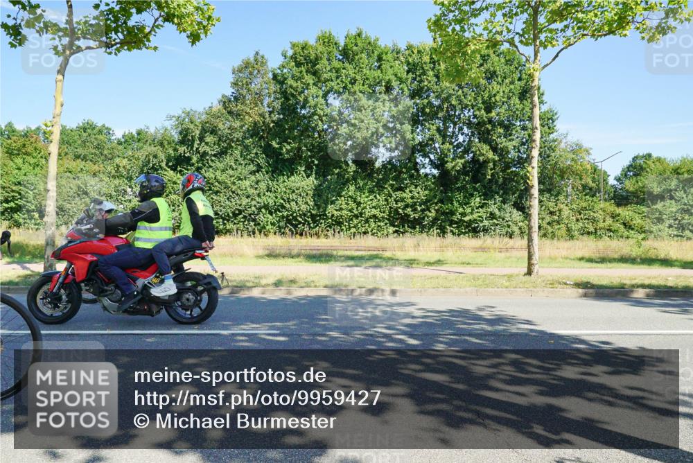 09.08.2026 - GEWOBA Citytriathlon Bremen Michael Burmester http://msf.ph/oto/9959427 09.08.2026 12:22:24 Radfahren 694, 696, 803, 954, 1154 meine-sportfotos.de